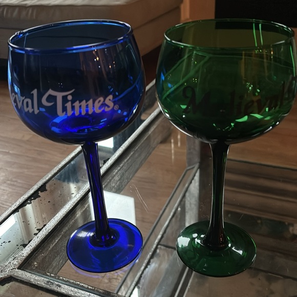 Medieval Times Large Cobalt Blue Goblet Souvenir Wine Glass 10 inches Tall - Picture 2 of 2